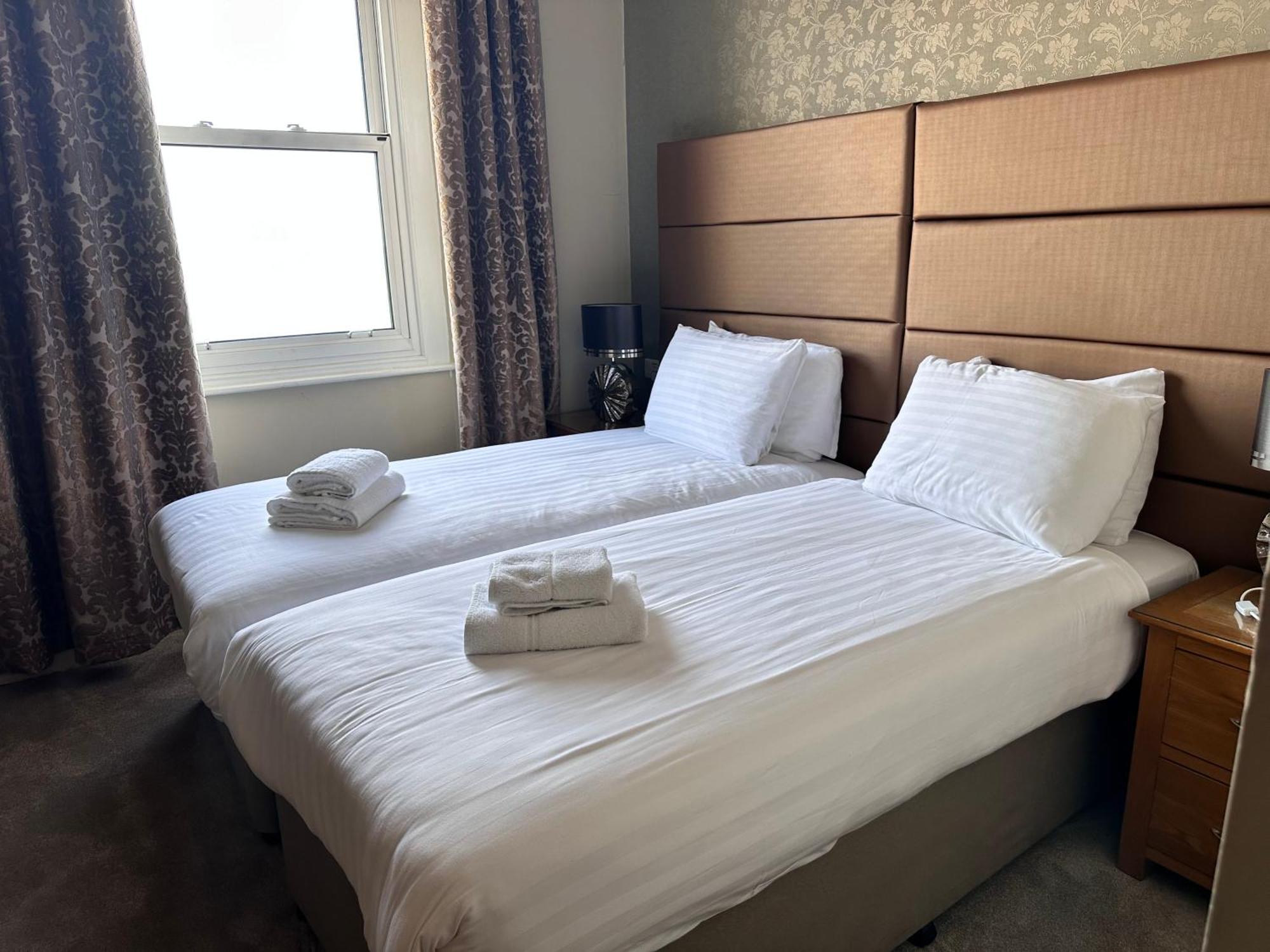 Merrion Hotel Лландидно Экстерьер фото